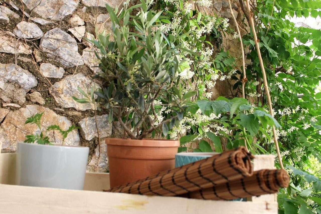 75 Sq.M. Apt In The Heart Of Athens - Renovated Apartment Bagian luar foto